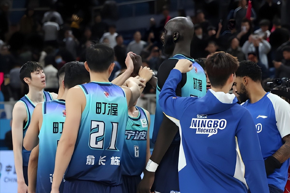 开云体育官网-廖三宁16+5无缘季后赛，徐昕进季后赛战老东家，贺希宁29分